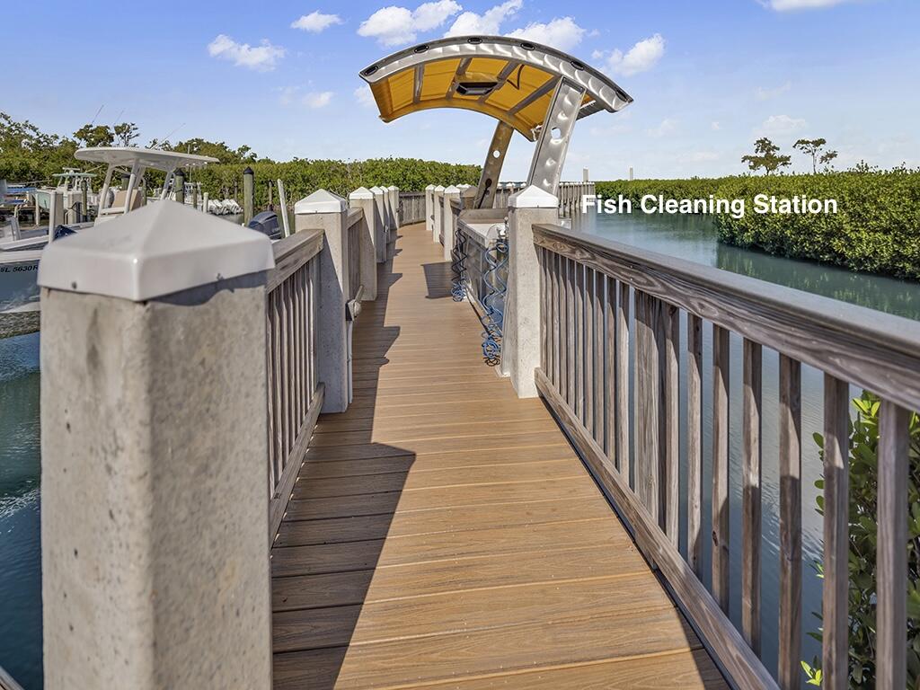 9812 Leeward Avenue 30' Boat Slip Property Photo 32