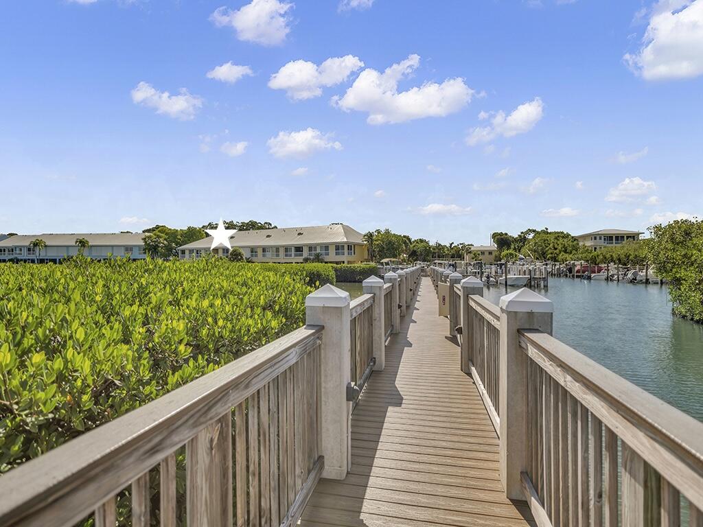 9812 Leeward Avenue 30' Boat Slip Property Photo 33
