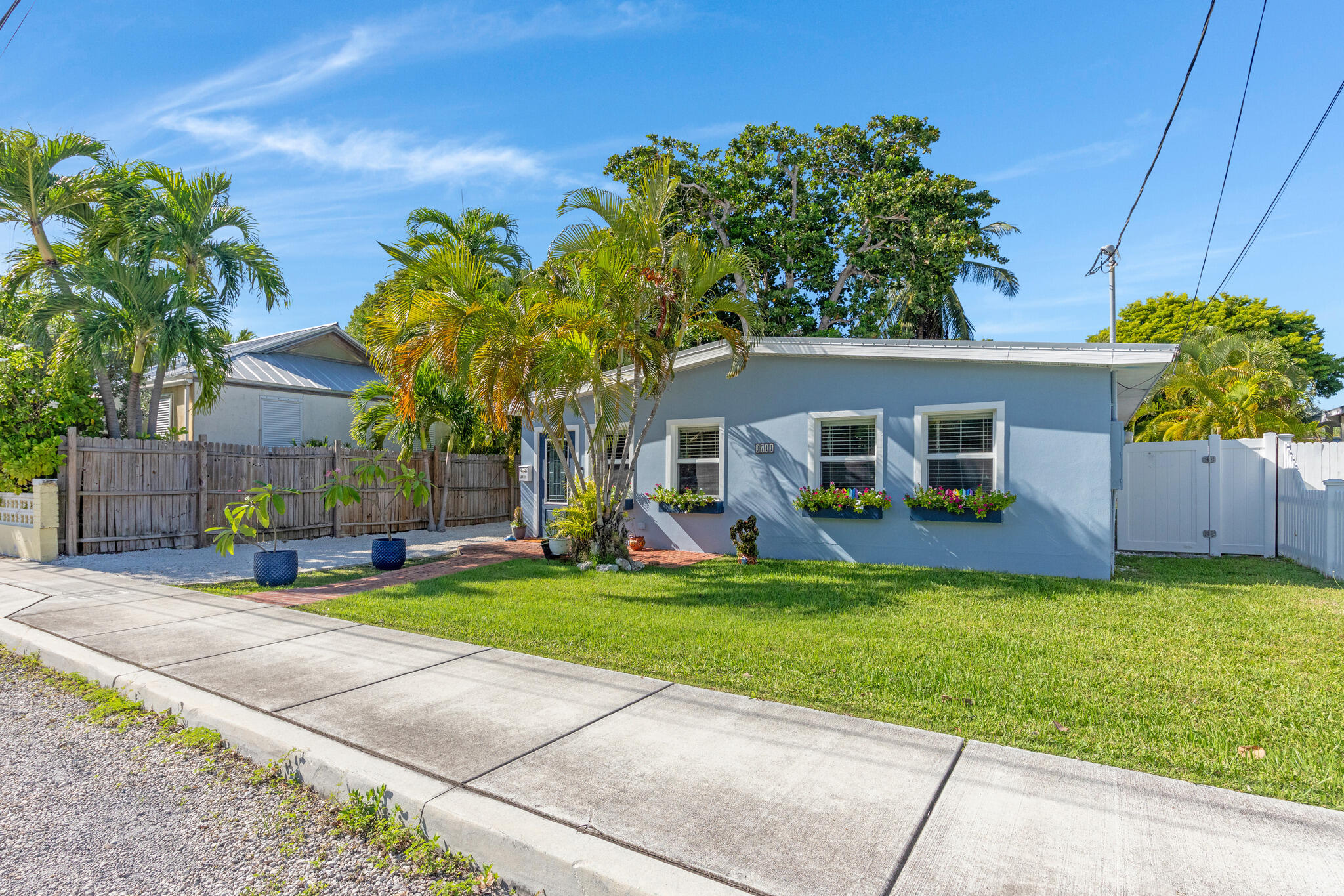 3711 Duck Avenue Property Photo 1