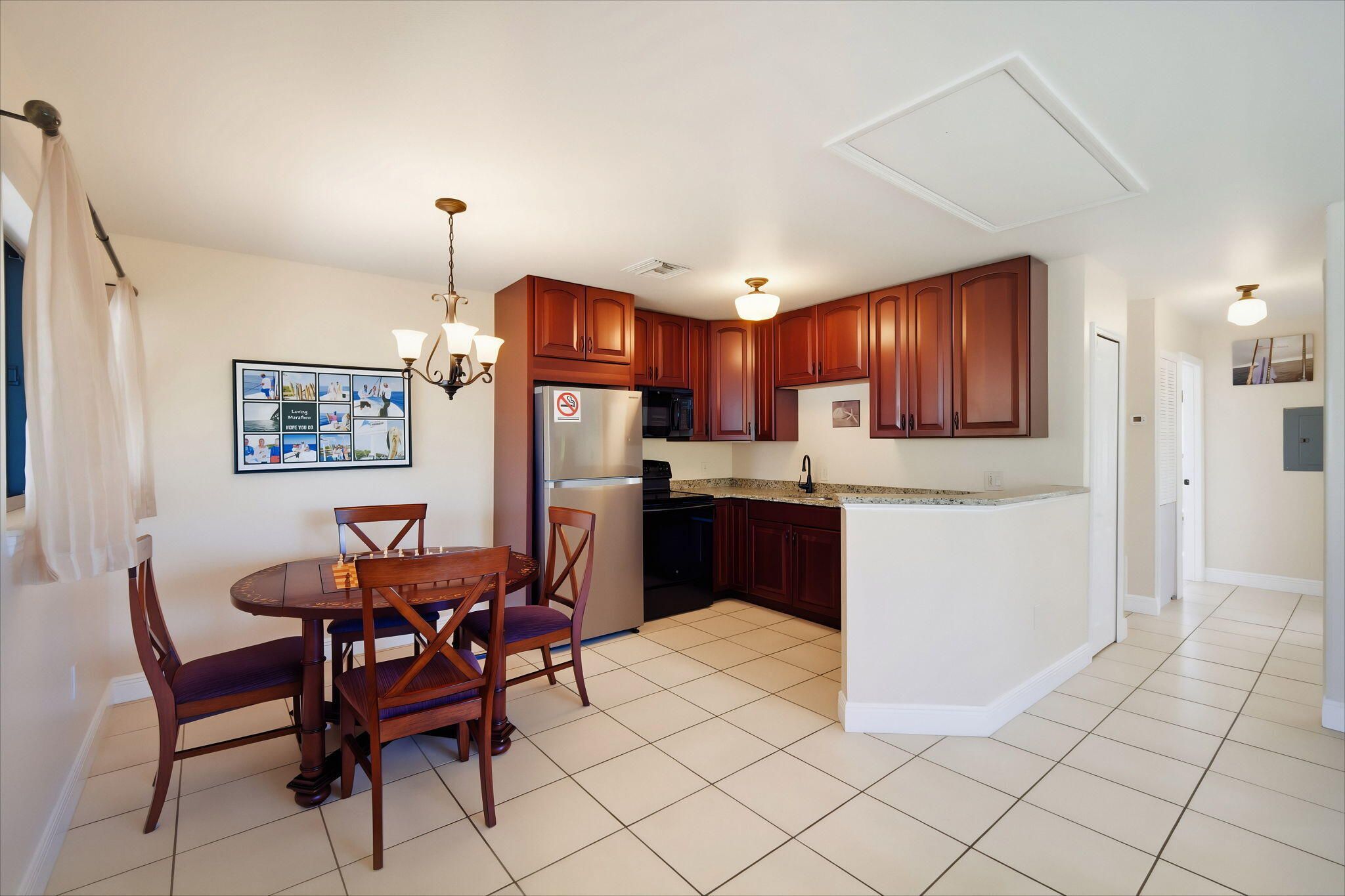 9104 Aviation Boulevard Property Photo 6