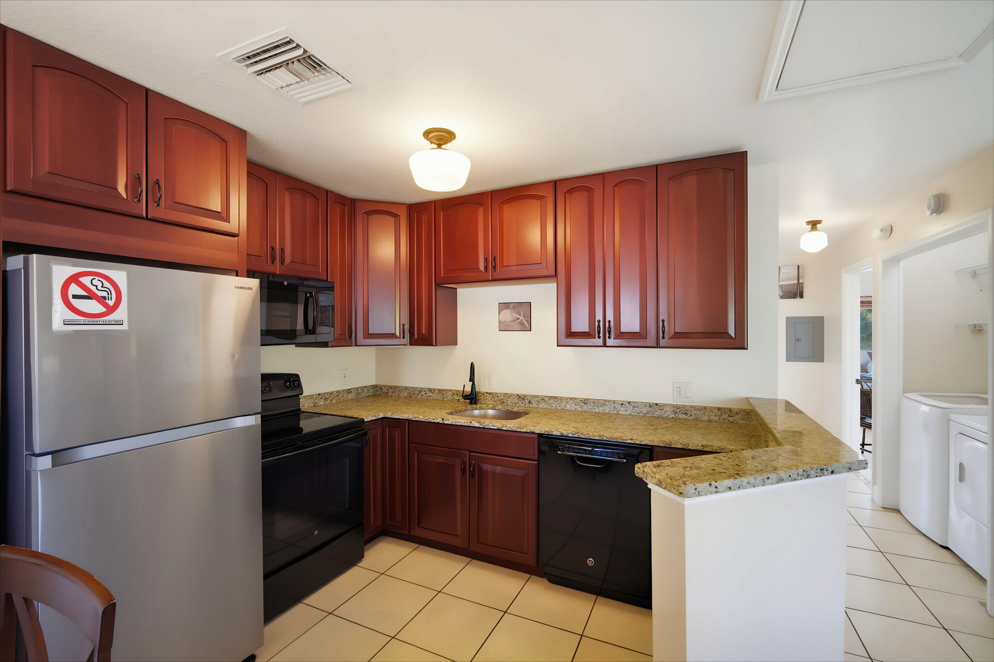 9104 Aviation Boulevard Property Photo 9