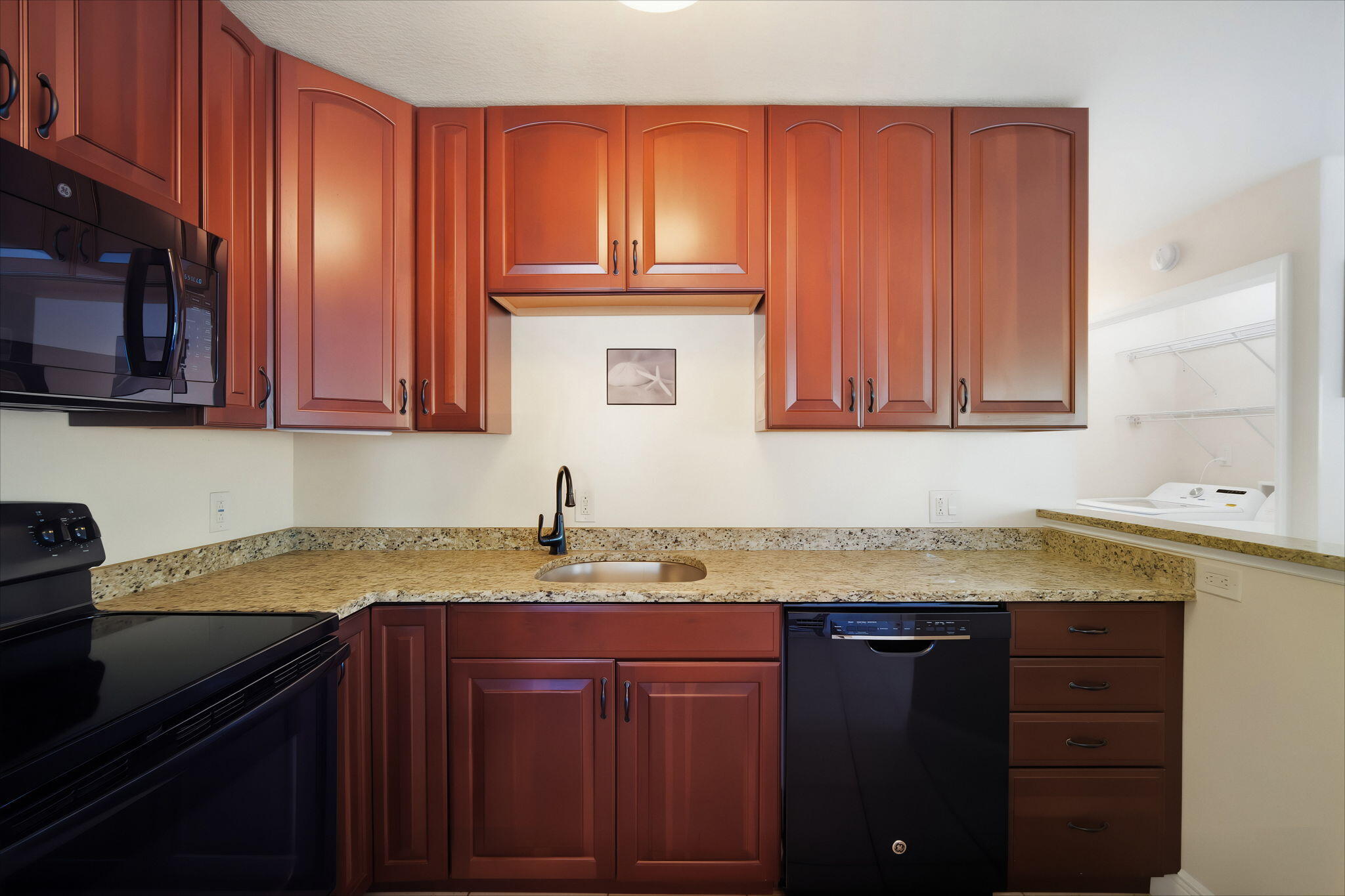 9104 Aviation Boulevard Property Photo 10