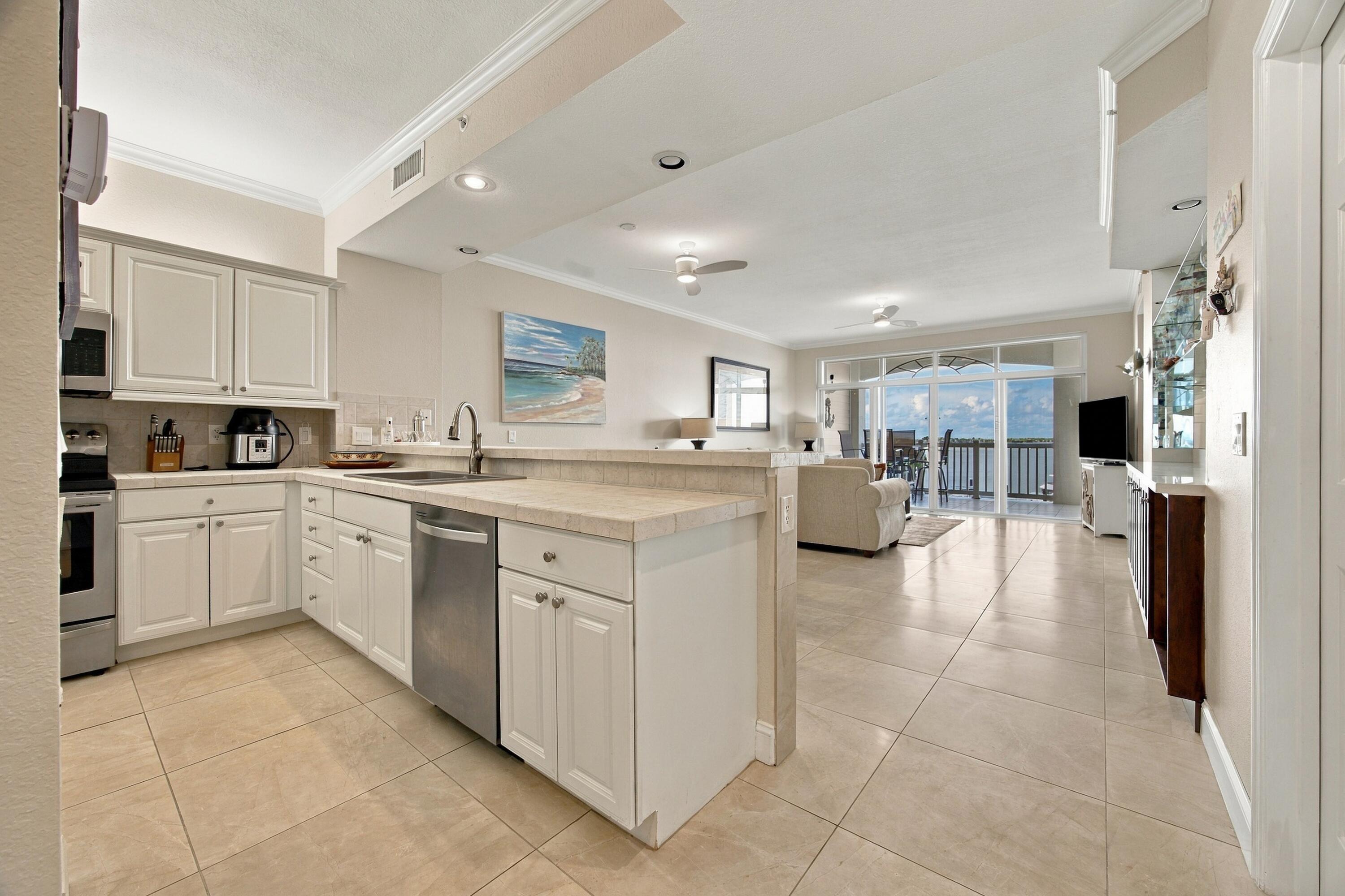 5607 College Road # B302 Property Photo 18