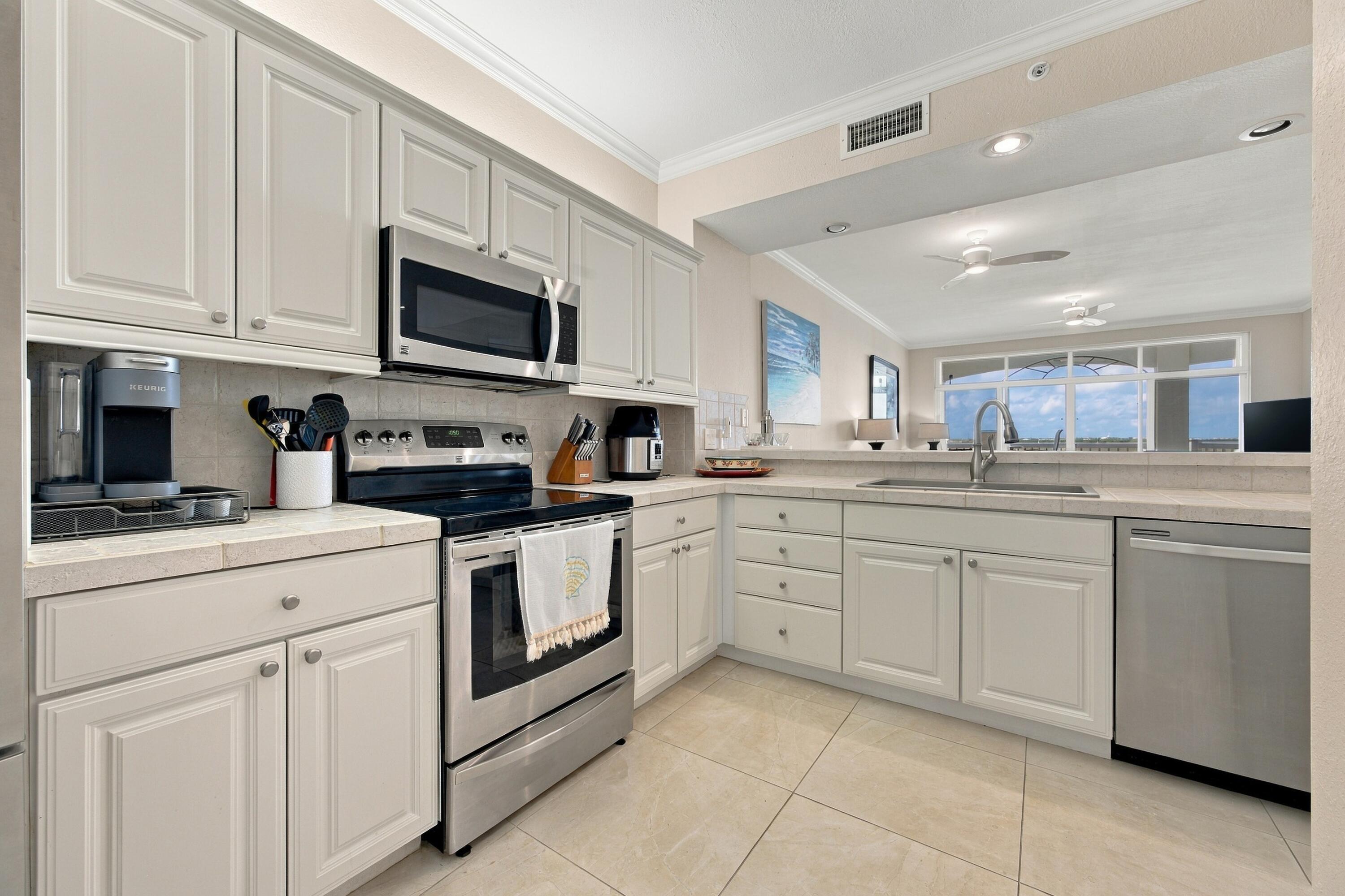 5607 College Road # B302 Property Photo 23