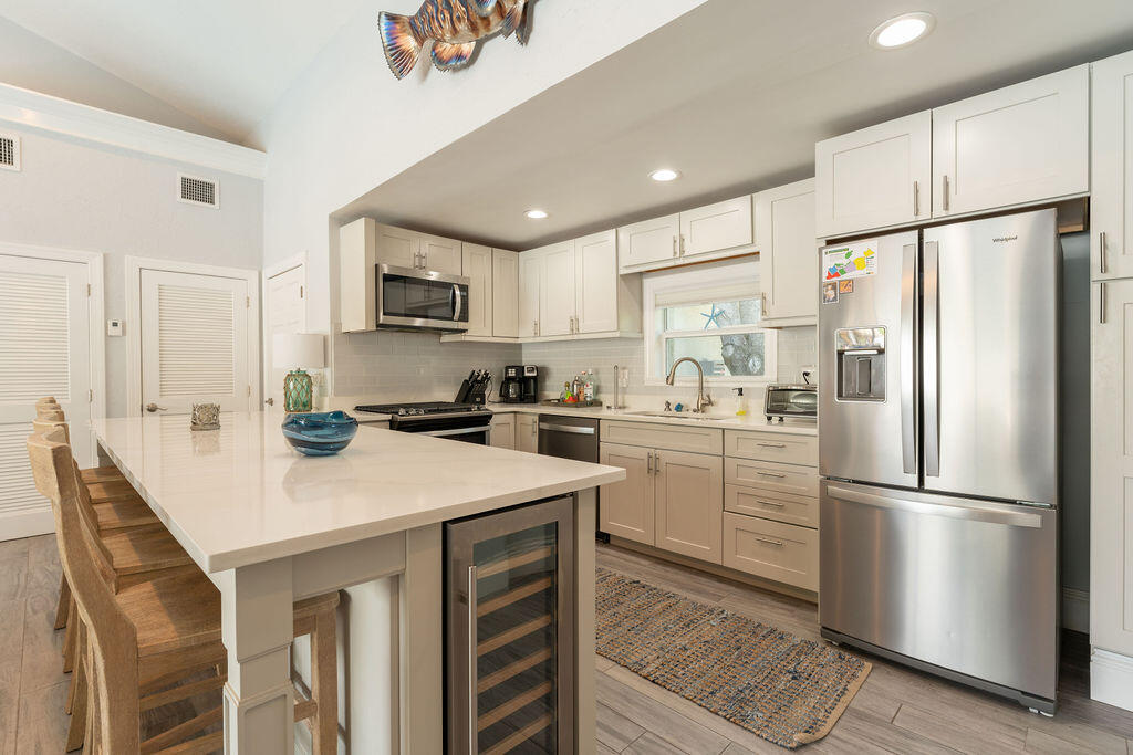 1809 Seidenberg Avenue Property Photo 6