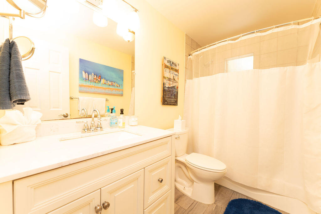 1809 Seidenberg Avenue Property Photo 12