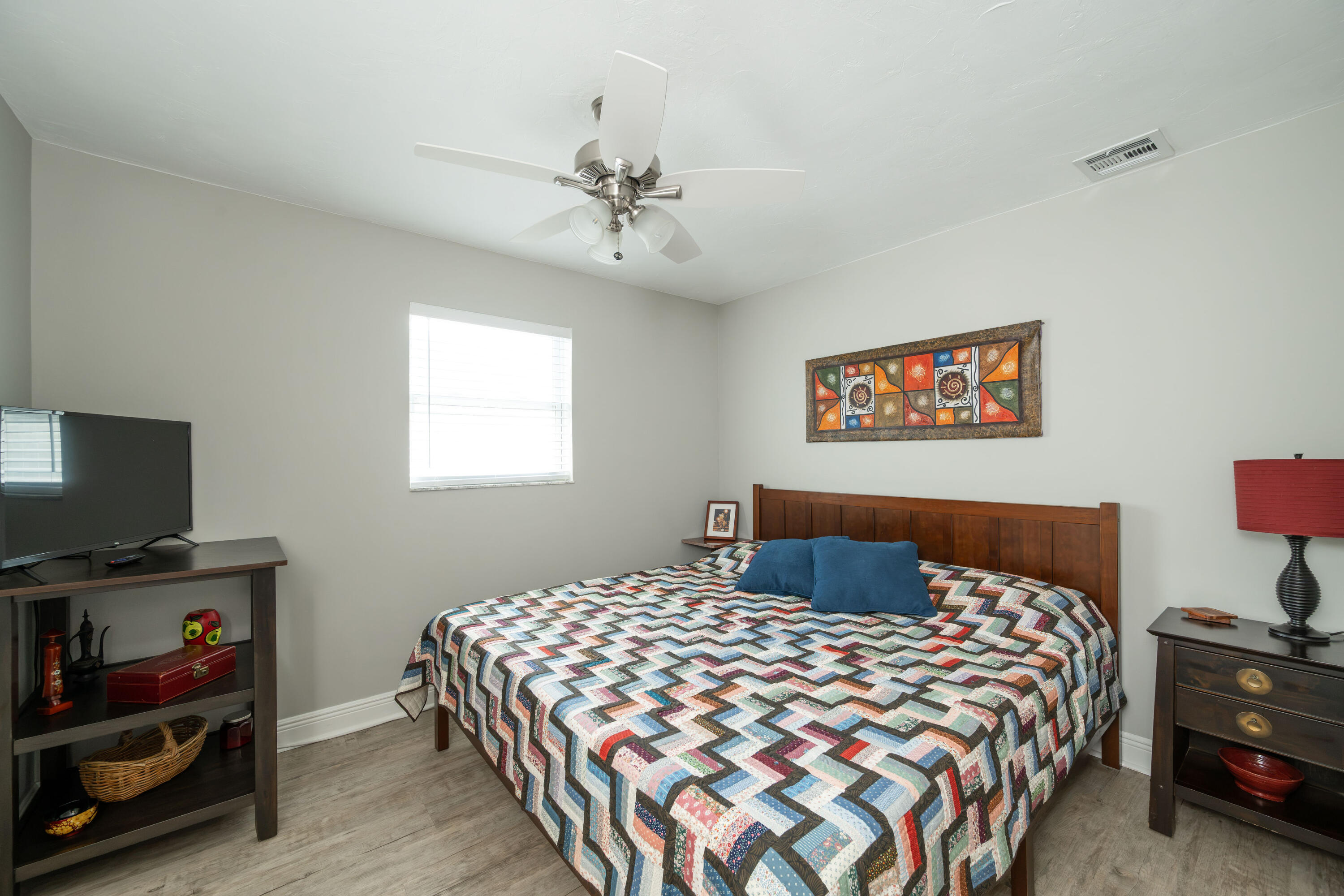 25a 12th Avenue Property Photo 18