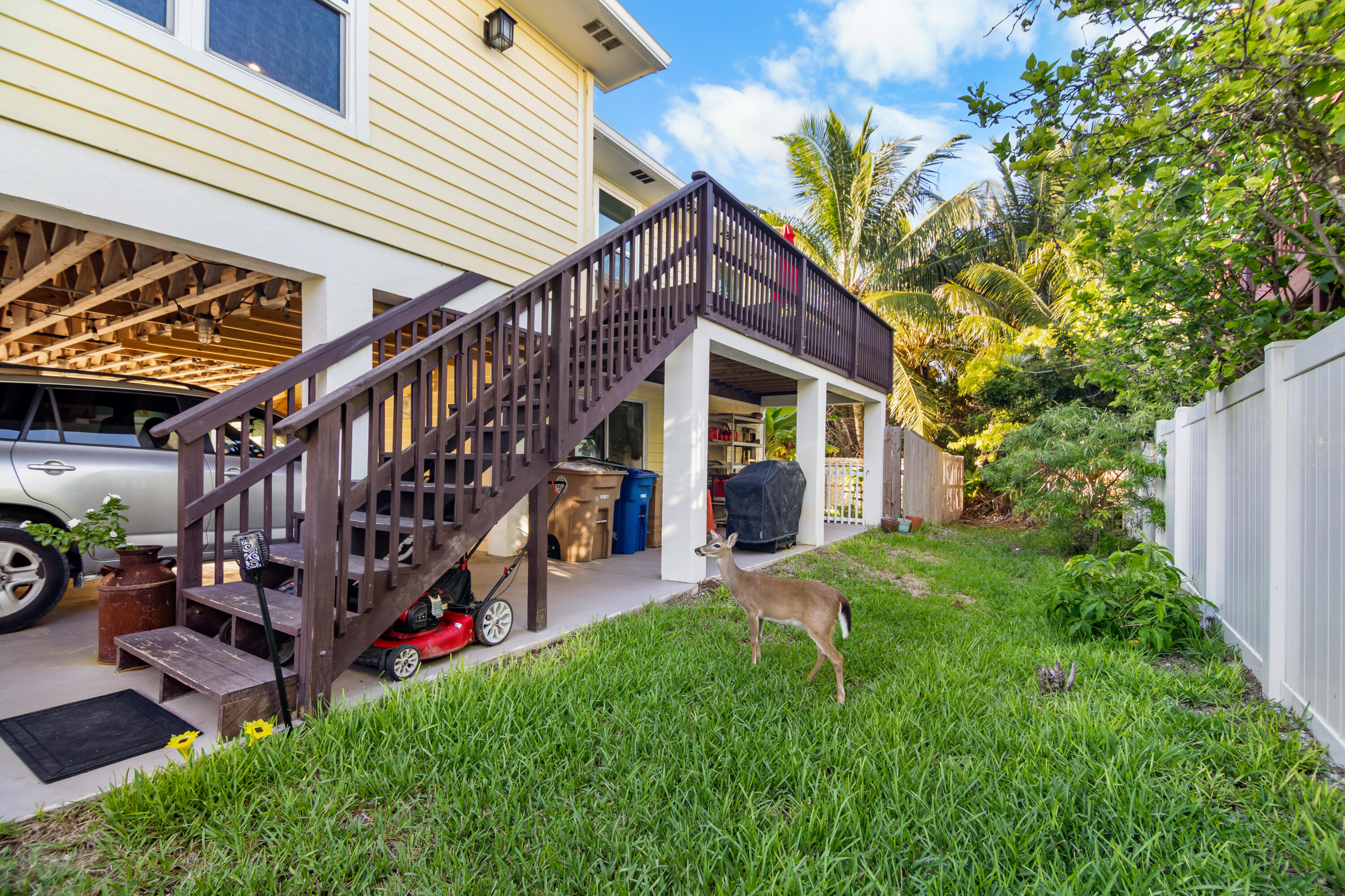 29283 Coconut Palm Drive Property Photo 4