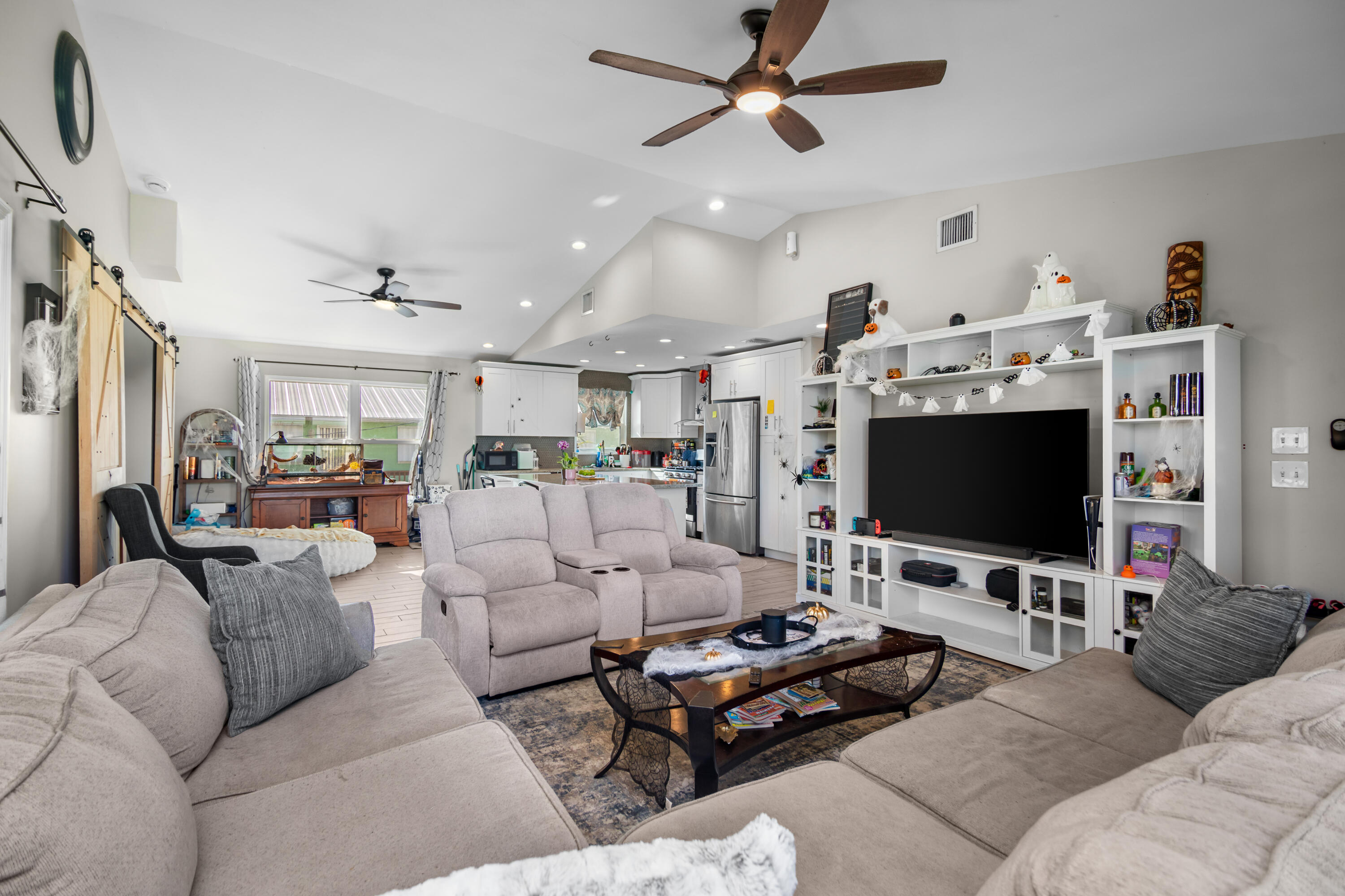 29283 Coconut Palm Drive Property Photo 9