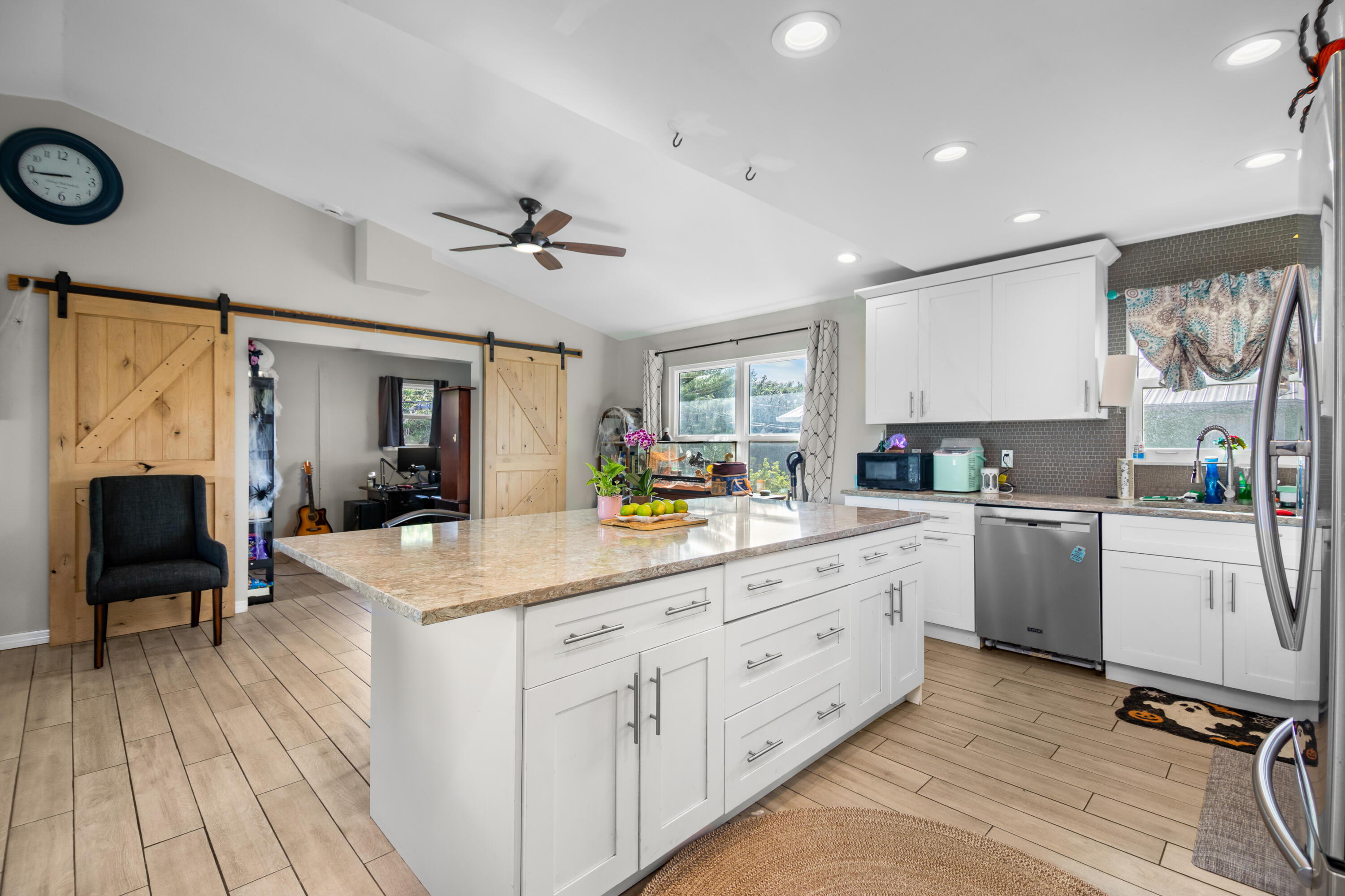 29283 Coconut Palm Drive Property Photo 23