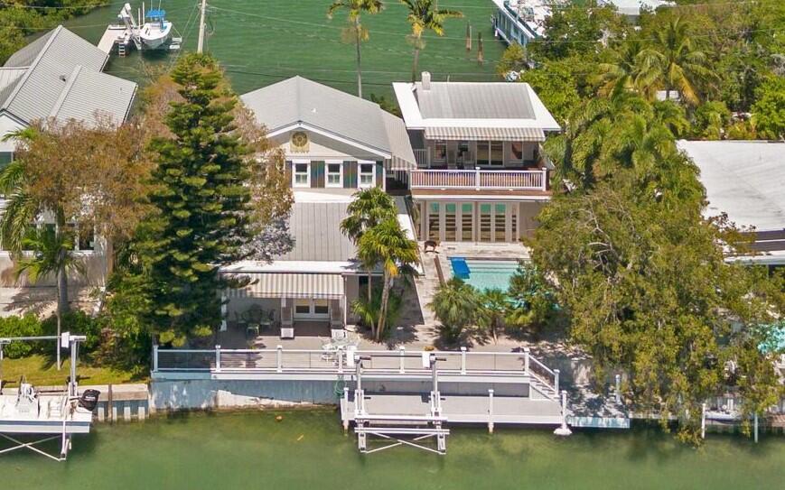 18 Hilton Haven Road Property Photo 1