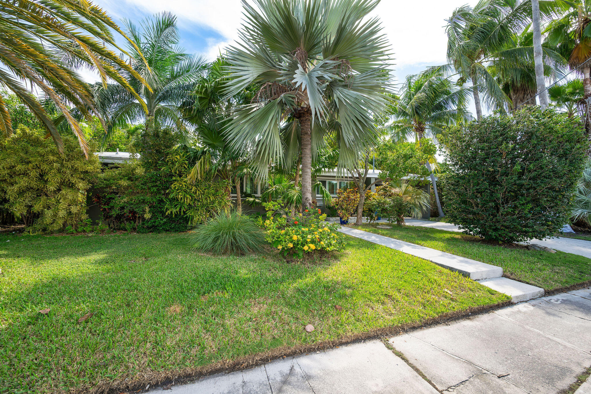 2514 Flagler Avenue Property Photo 2