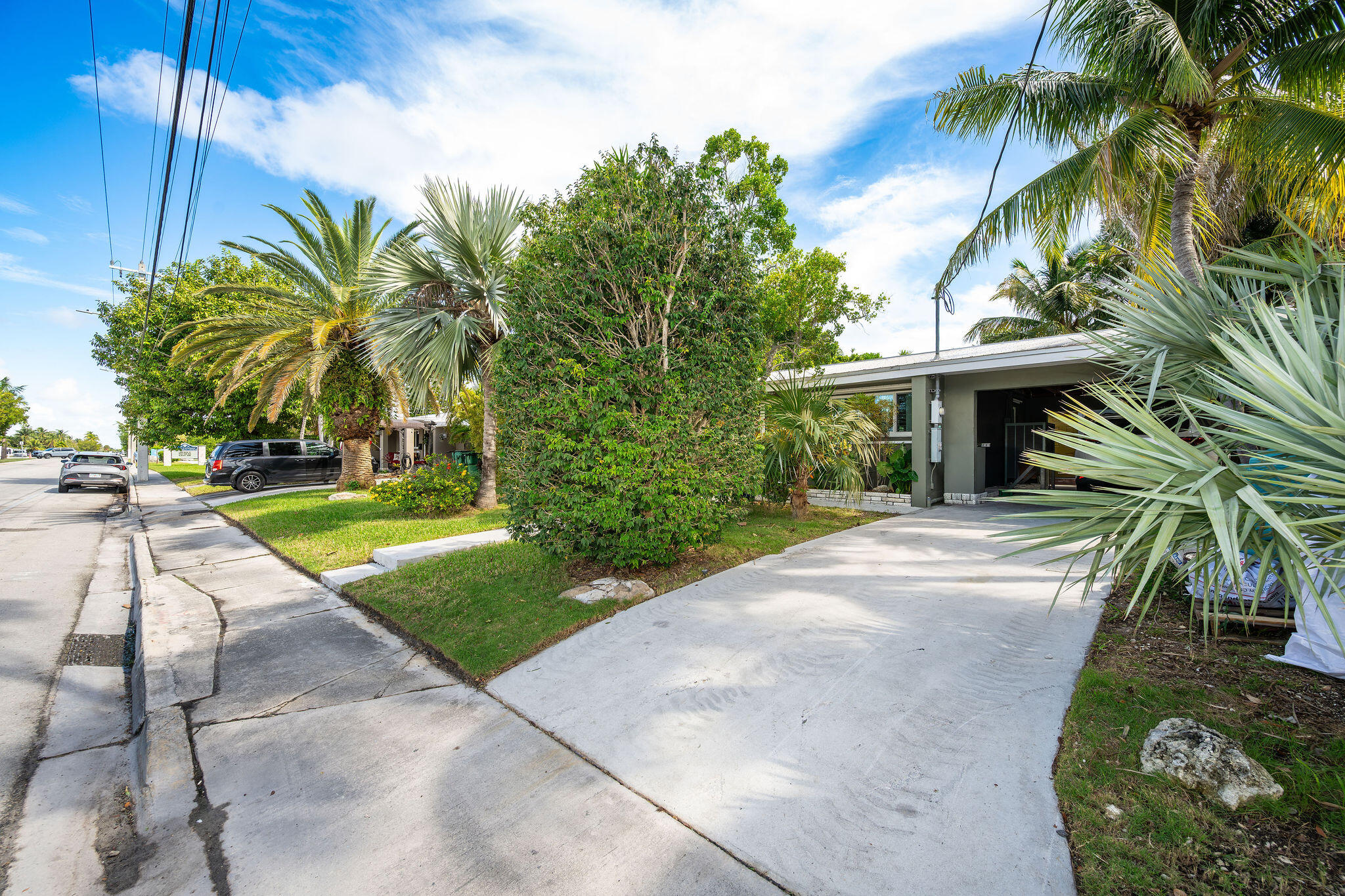 2514 Flagler Avenue Property Photo 3
