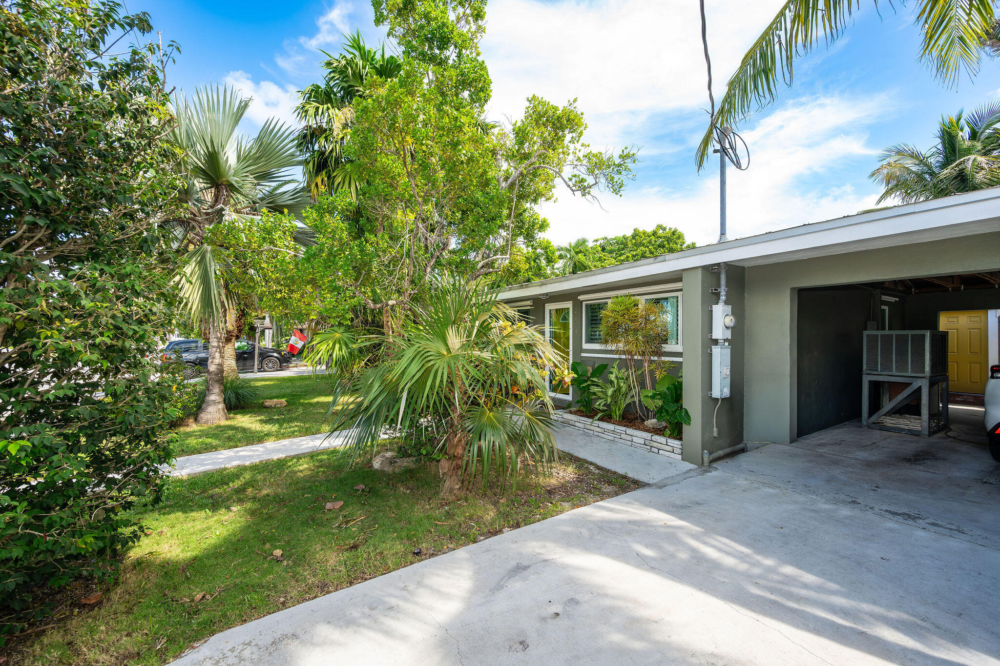 2514 Flagler Avenue Property Photo 4