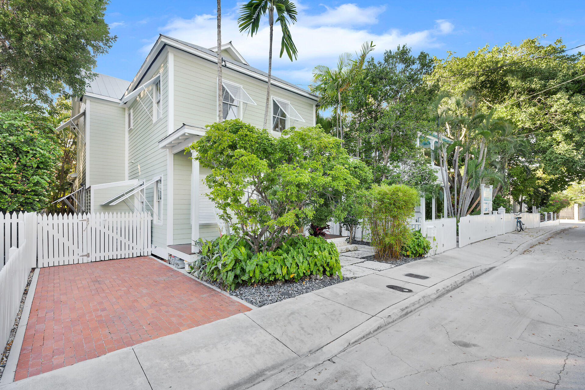 410 Louisa Street Property Photo 3