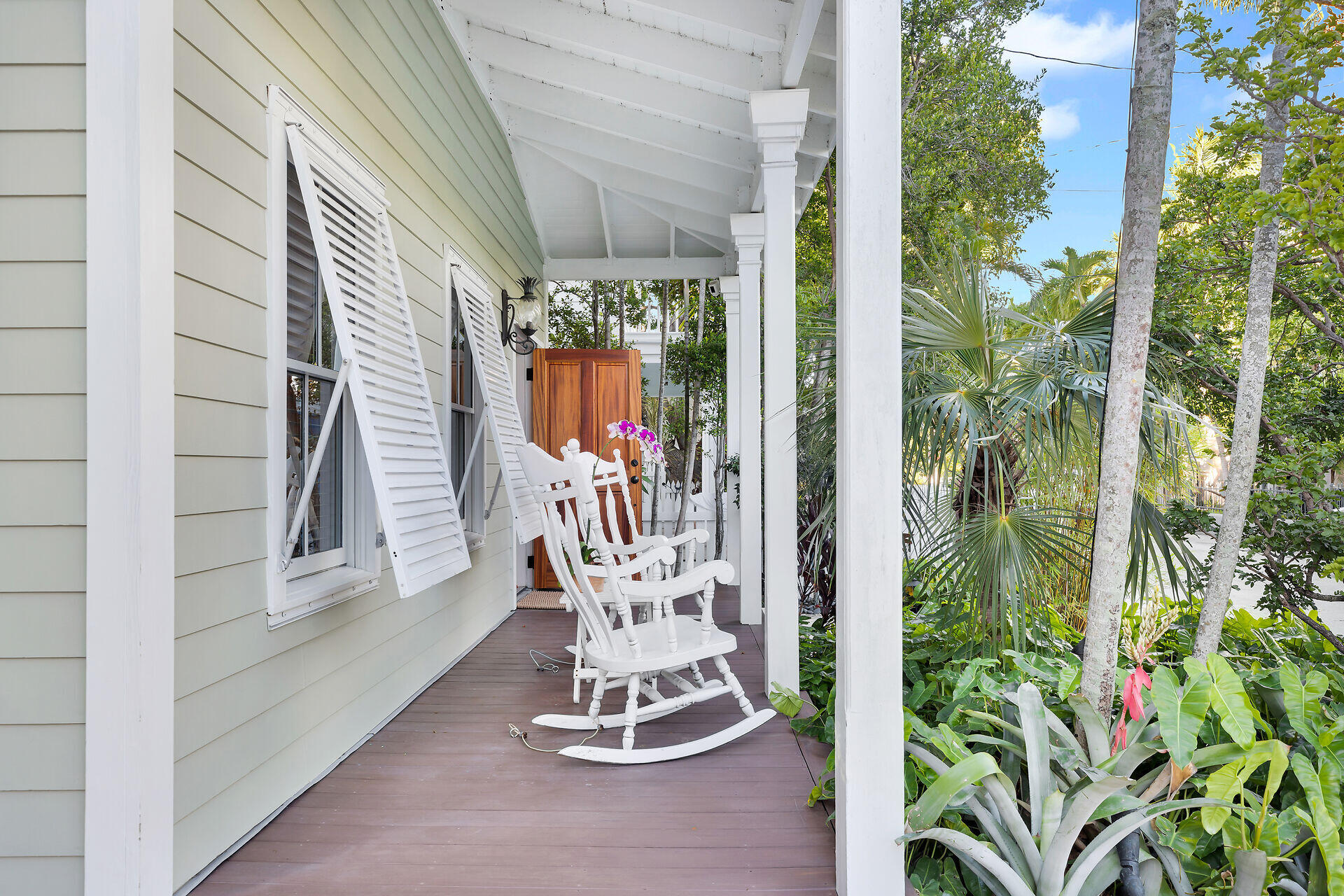 410 Louisa Street Property Photo 4