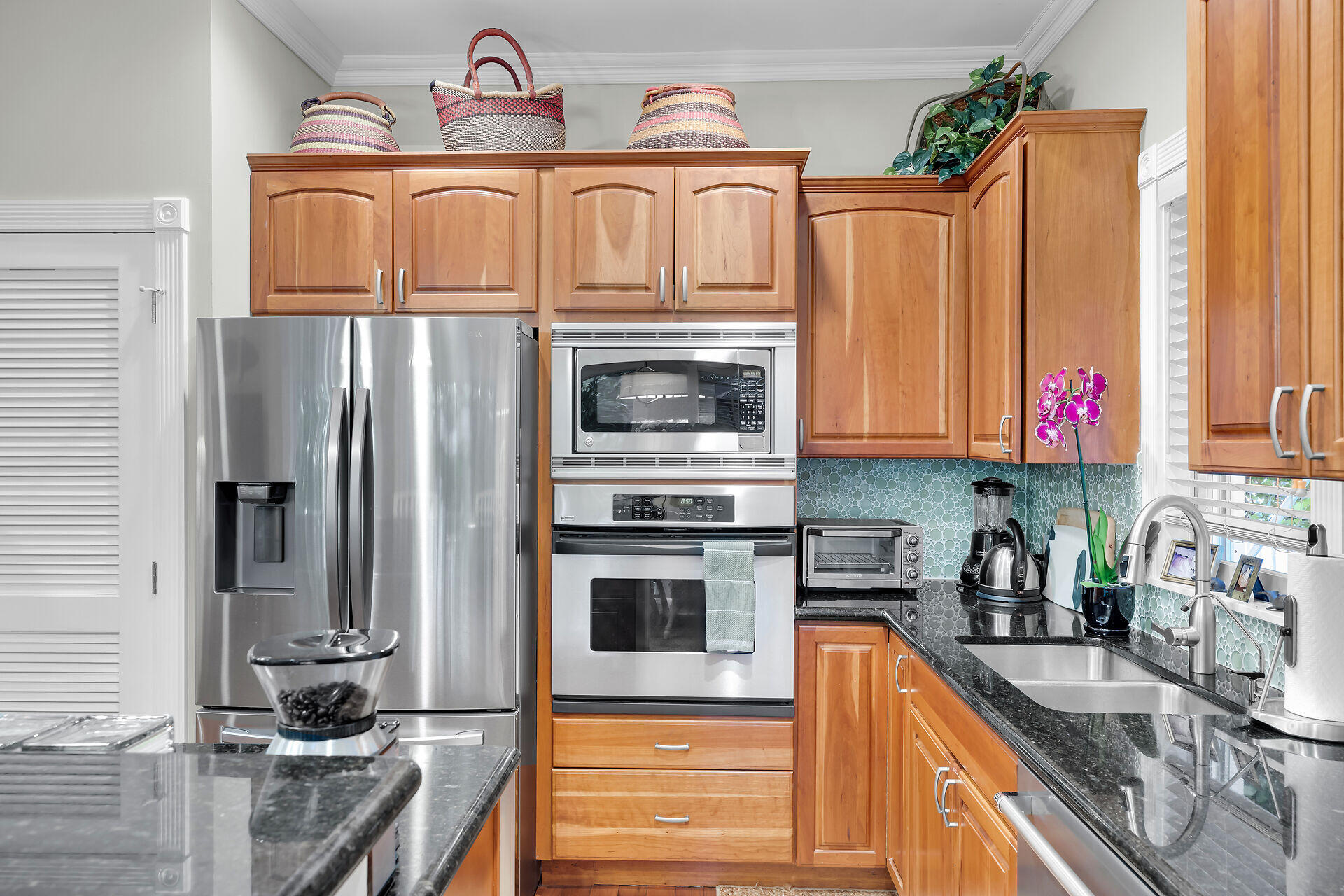 410 Louisa Street Property Photo 18