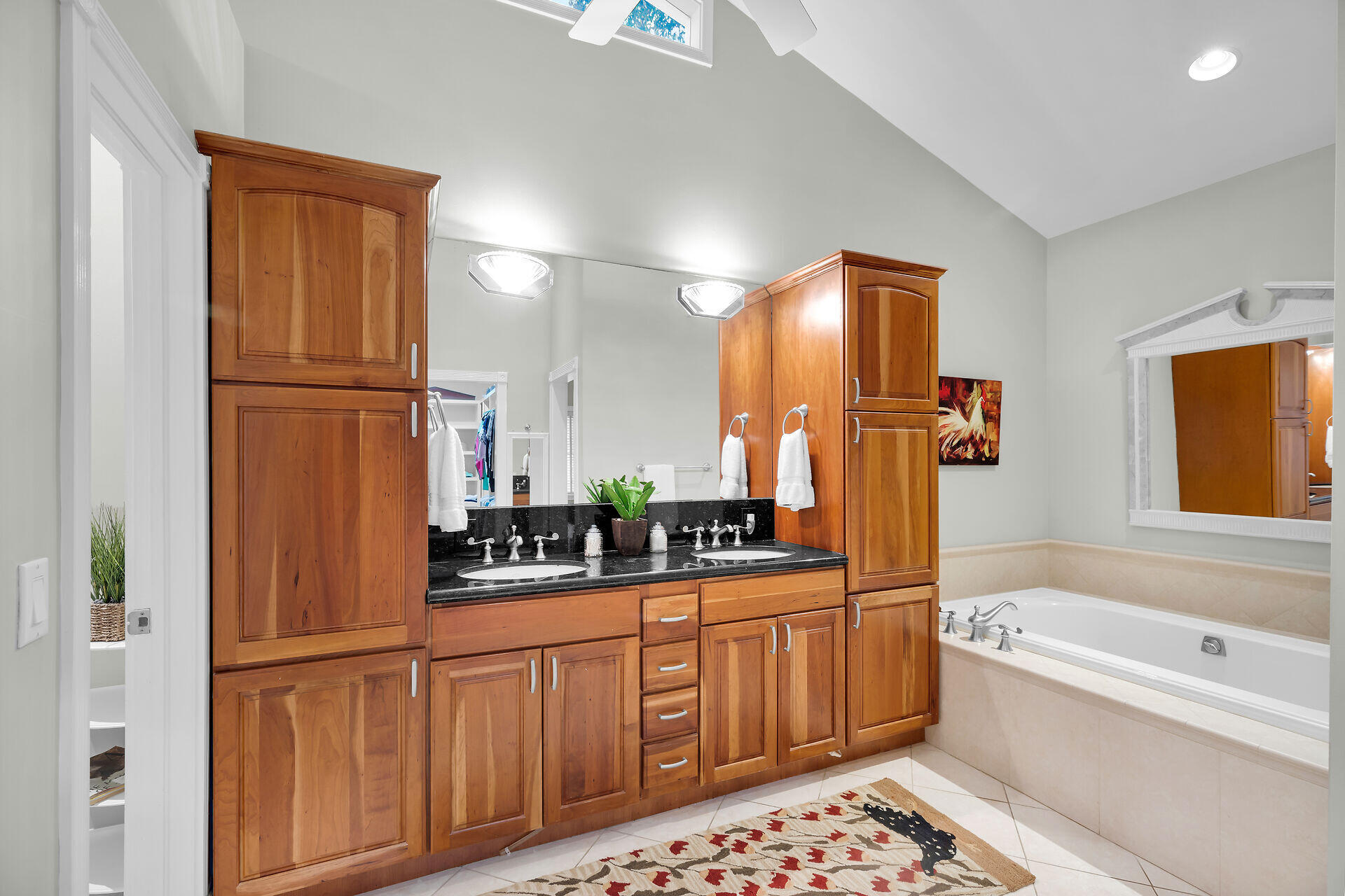 410 Louisa Street Property Photo 28
