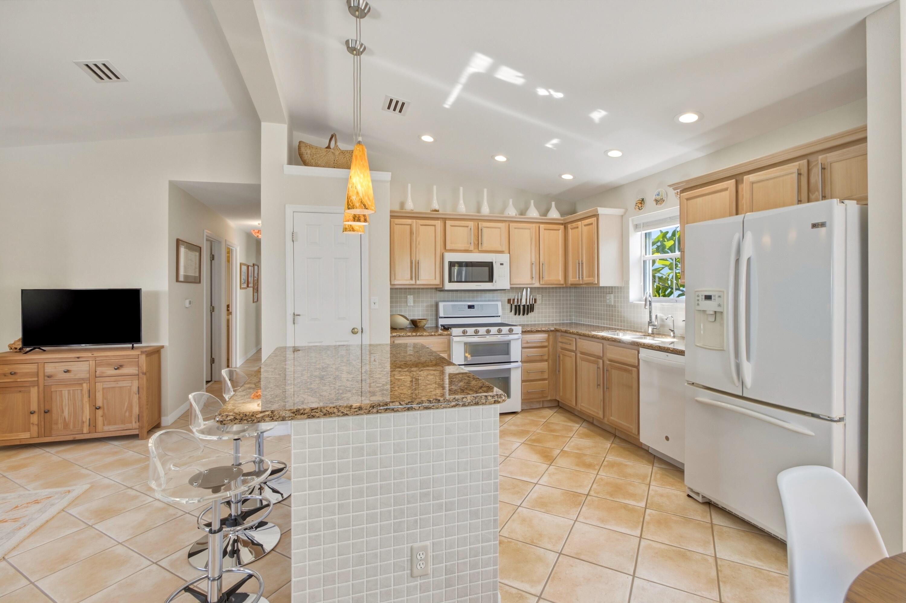3315 Donald Avenue Property Photo 6