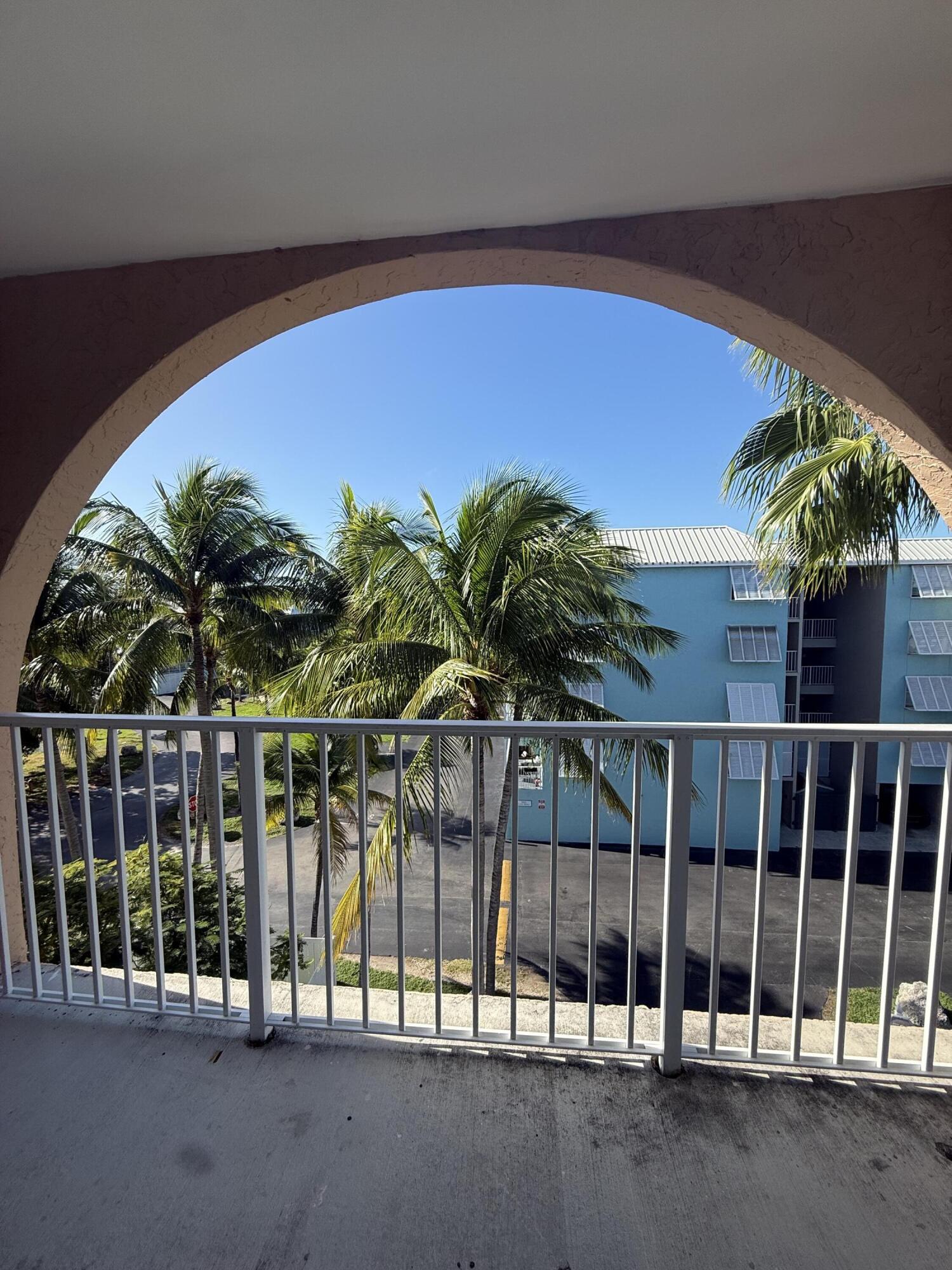 3930 S Roosevelt Boulevard S414 Property Photo 5