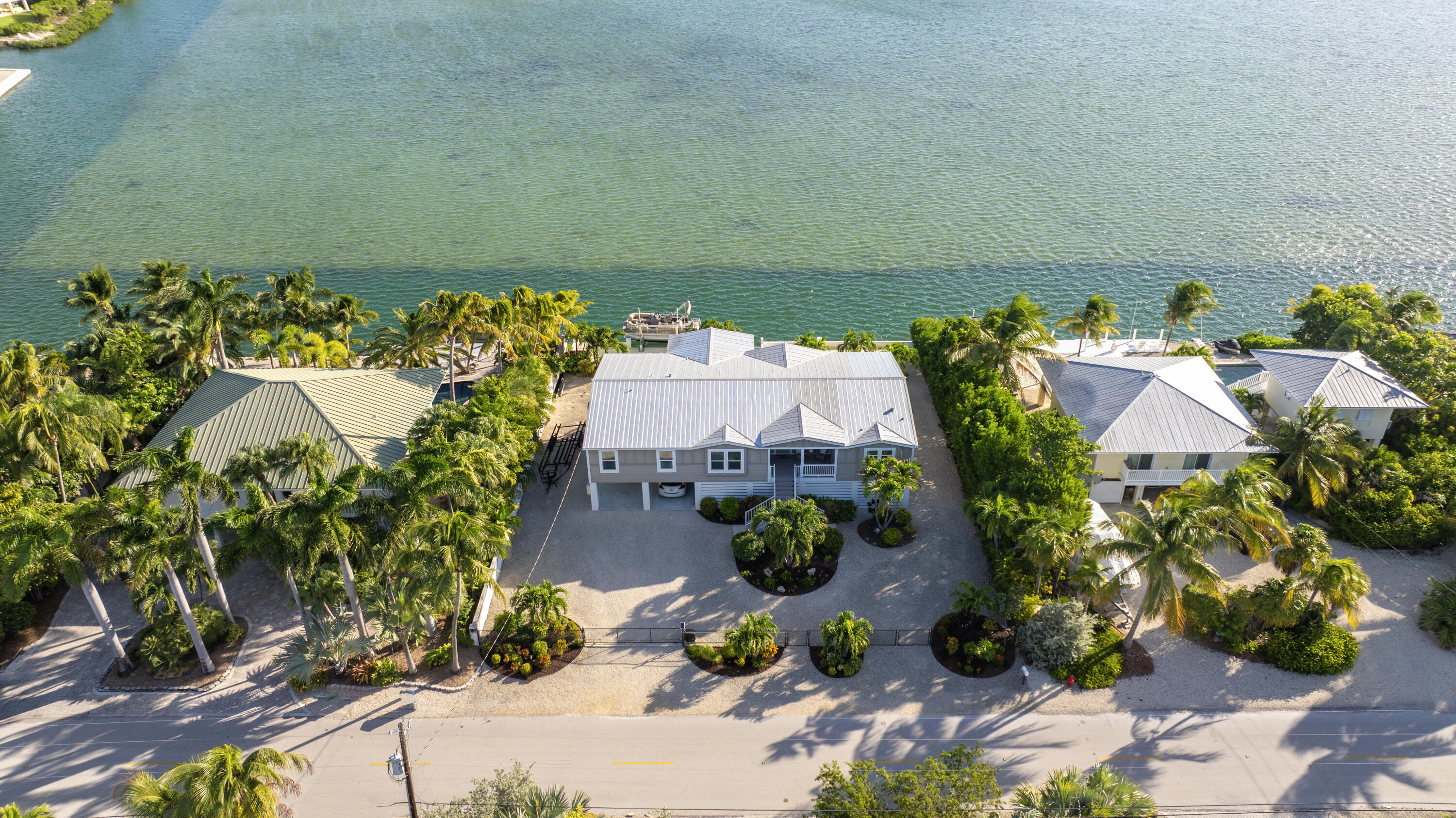 265 S Point Drive Property Photo 4