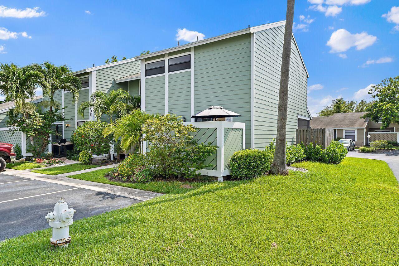 706 Stonewood Court Apt 18a Property Photo 1
