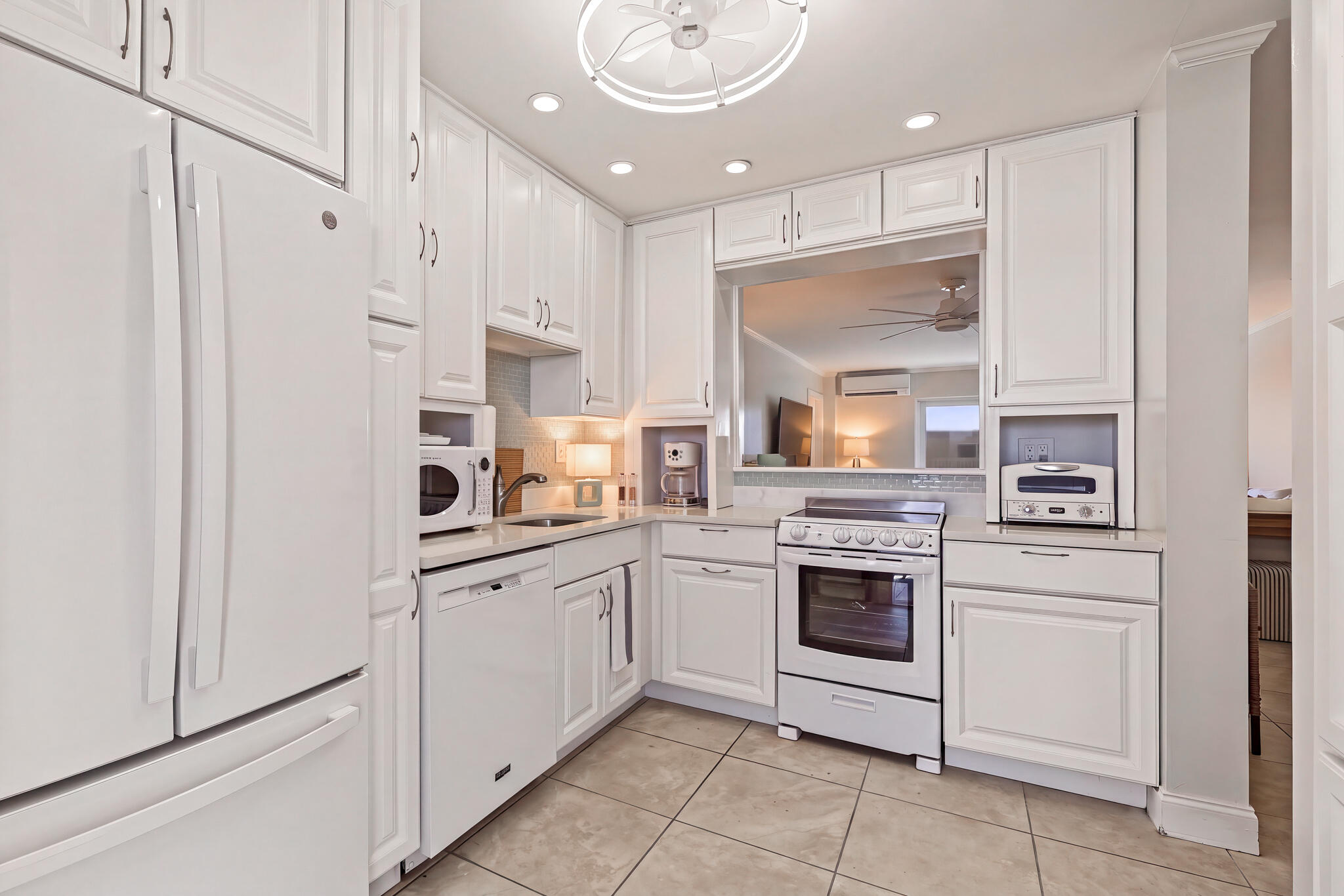 2601 S Roosevelt Boulevard 610a Property Photo 8