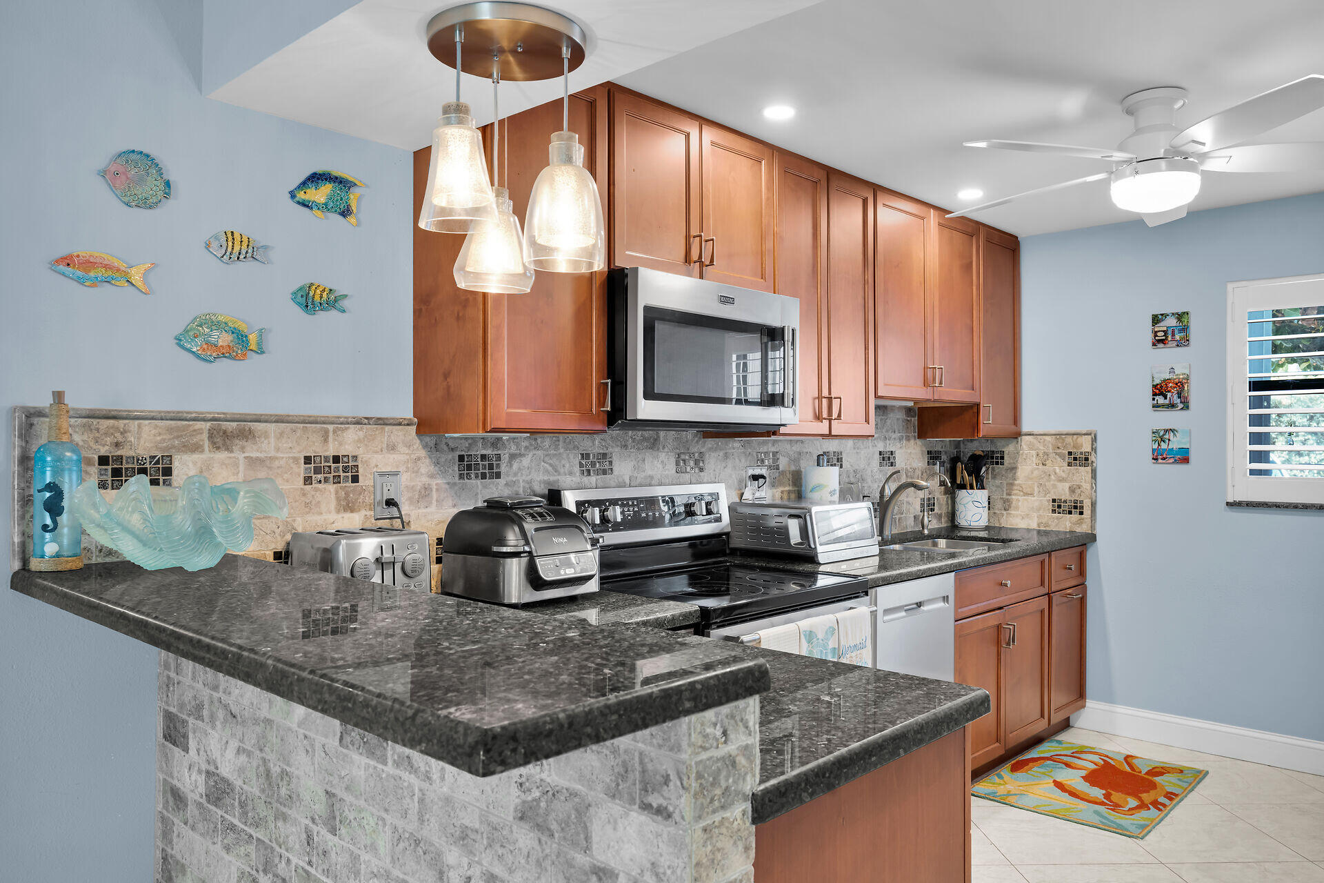 601 W Ocean Drive 302 Property Photo 9