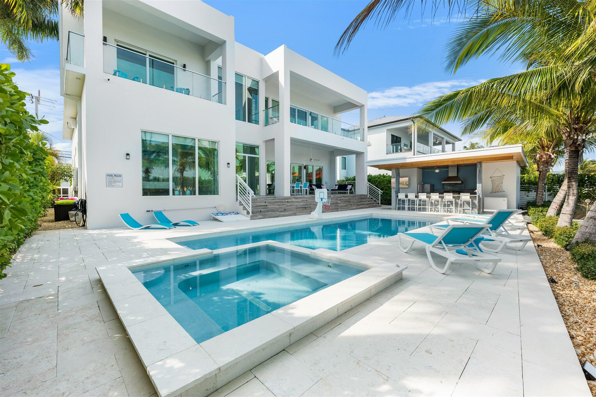 520 Sombrero Beach Road Property Photo 1