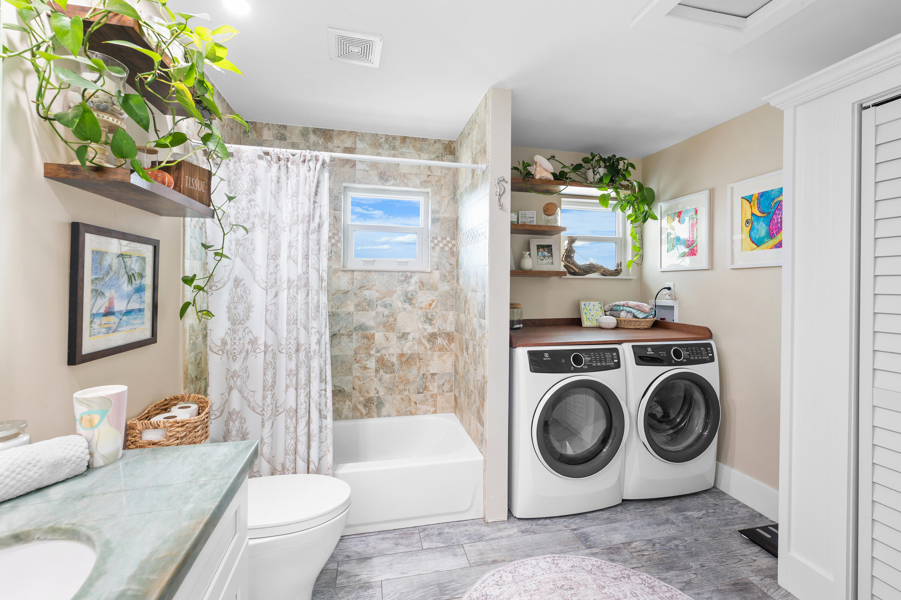 1325 Avenue H Property Photo 16