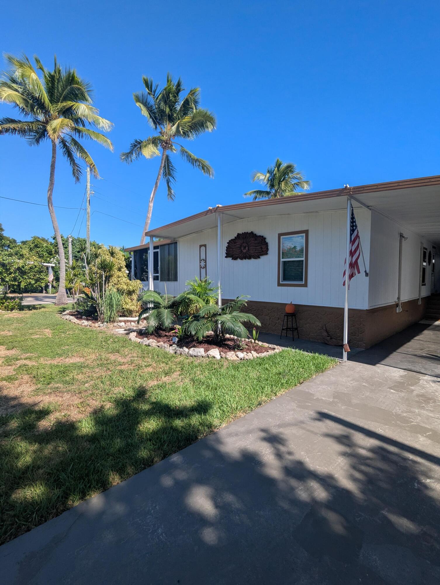 500 N Emerald Drive Property Photo 1