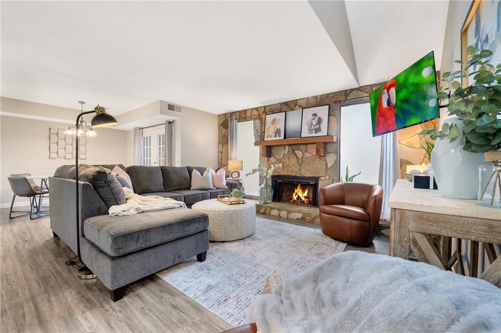 6827577 Property Photo 2