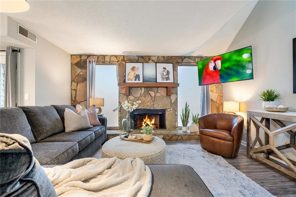 6827577 Property Photo 4