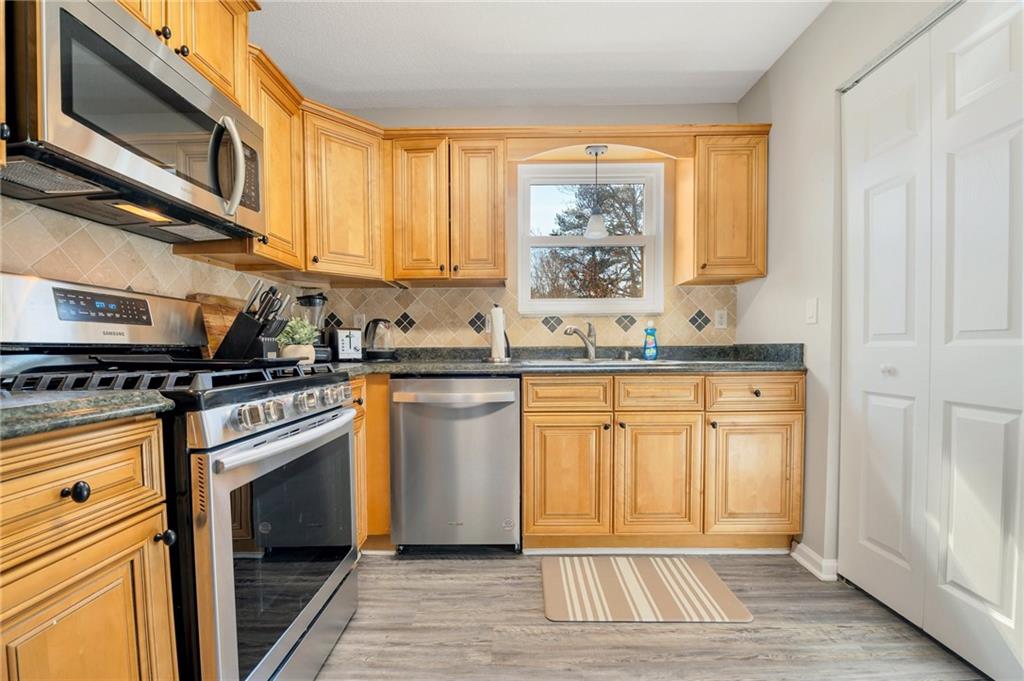 6827577 Property Photo 13