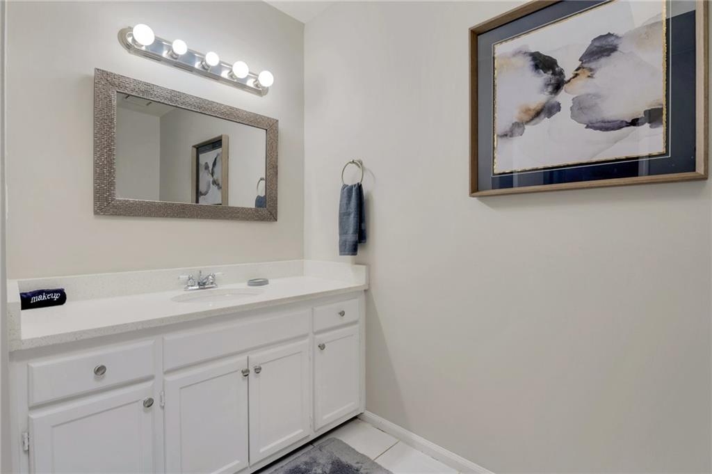 6827577 Property Photo 23