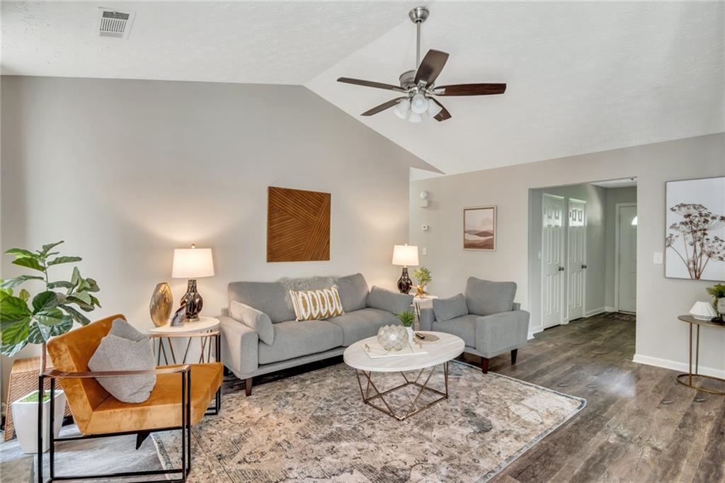 6827587 Property Photo 2