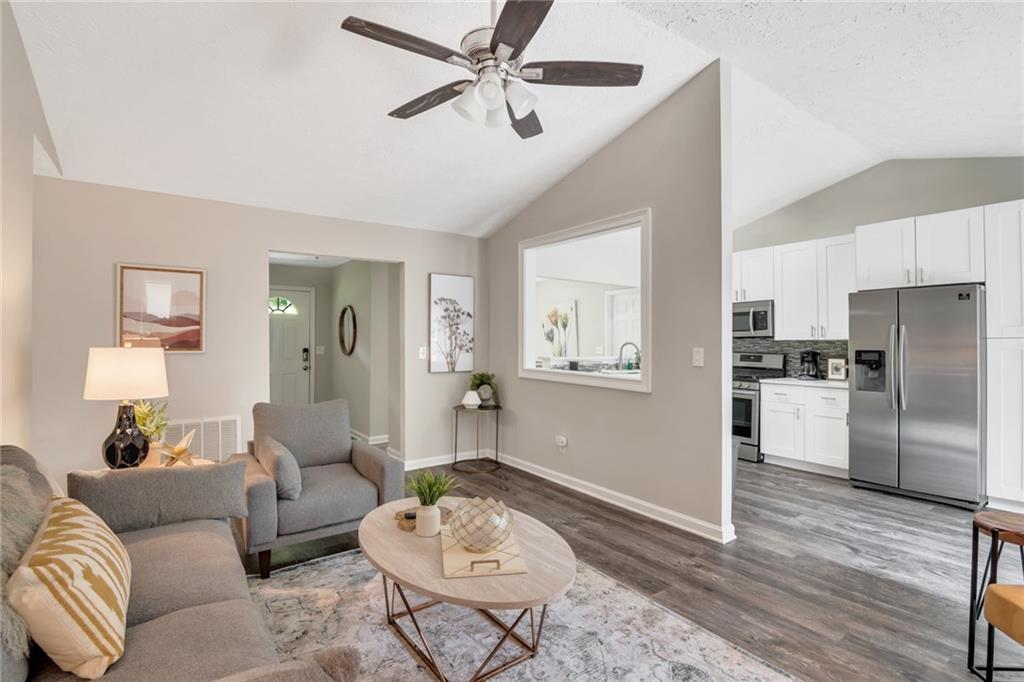 6827587 Property Photo 3