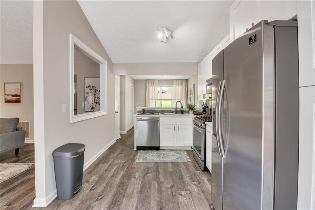 6827587 Property Photo 4