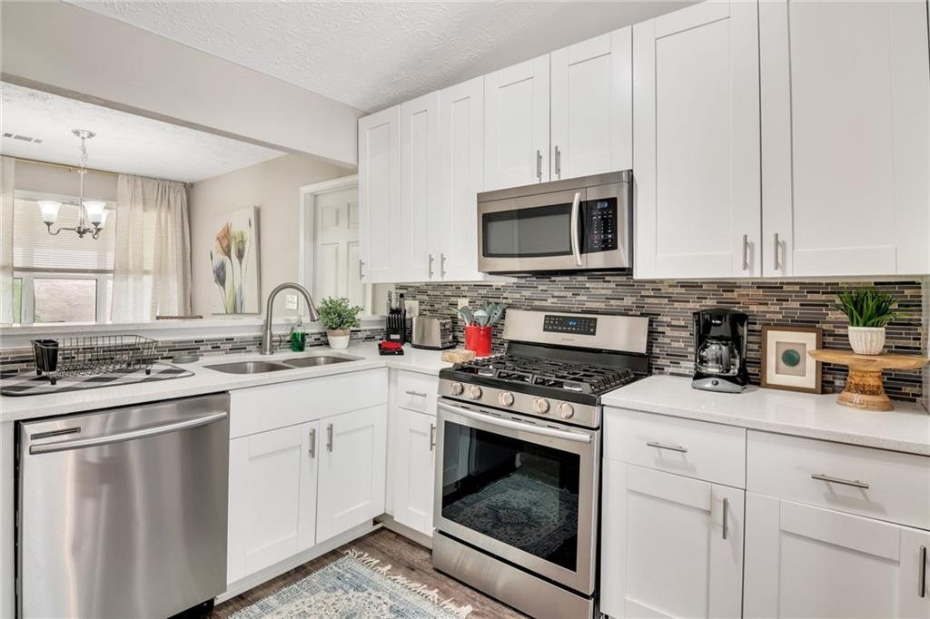 6827587 Property Photo 5
