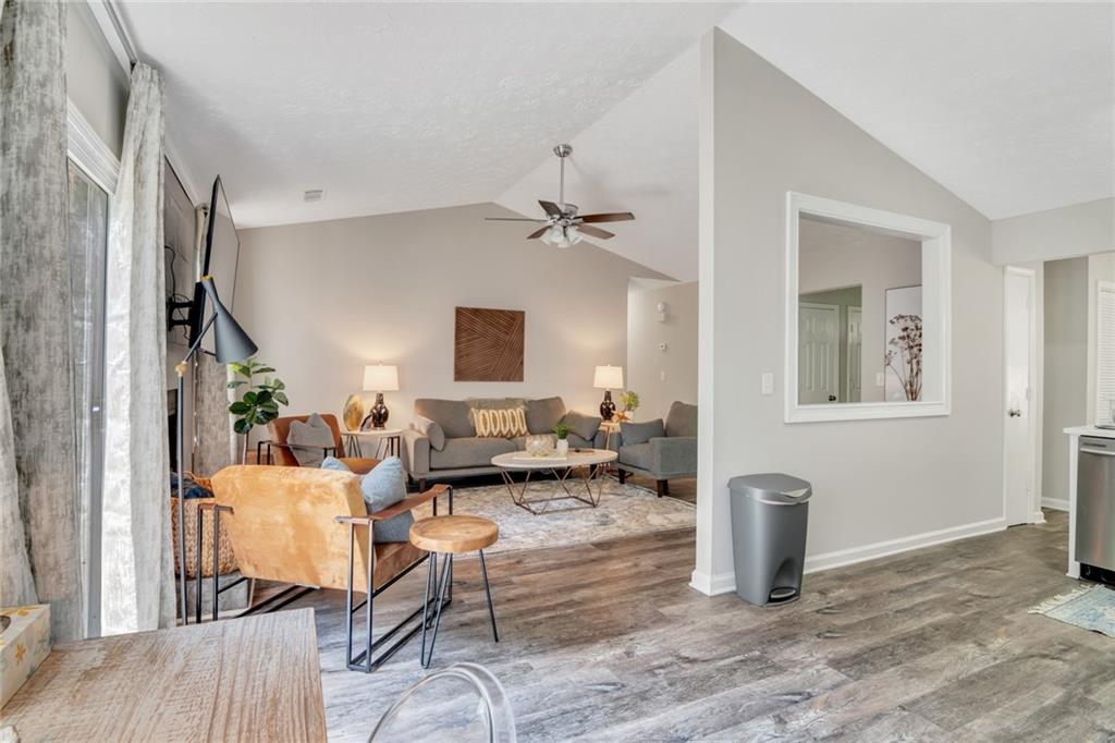 6827587 Property Photo 11