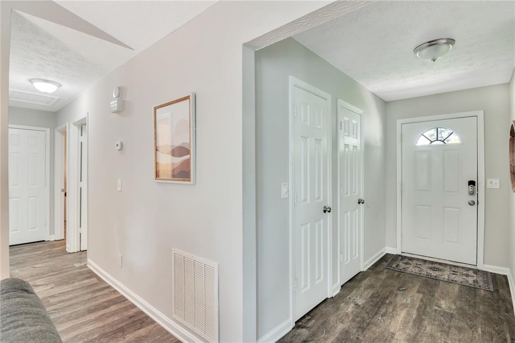 6827587 Property Photo 13