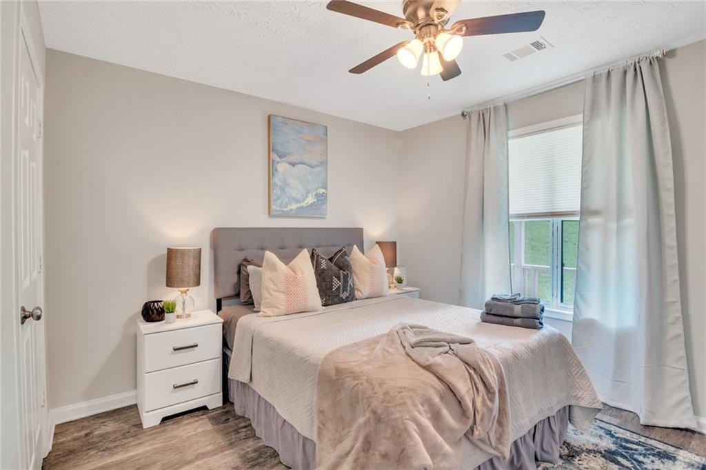 6827587 Property Photo 17