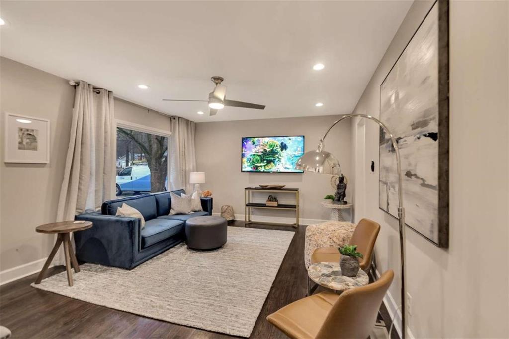 6896701 Property Photo 2