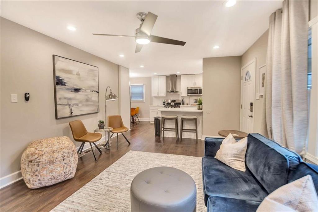 6896701 Property Photo 3