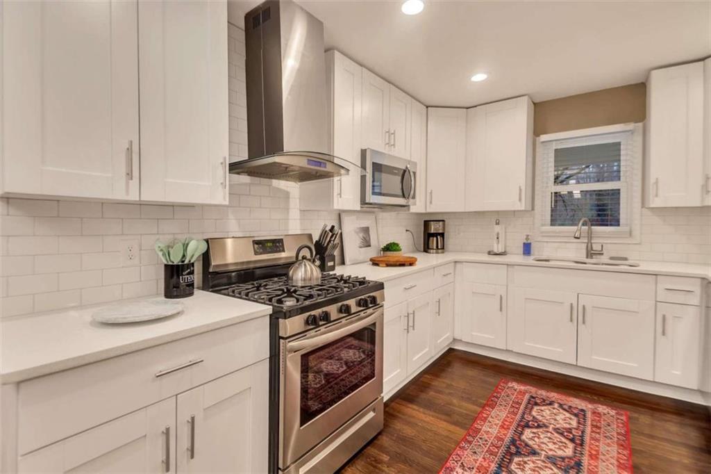 6896701 Property Photo 5