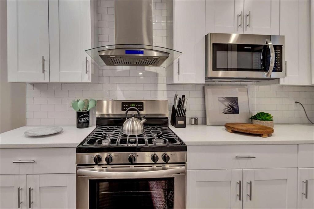 6896701 Property Photo 7