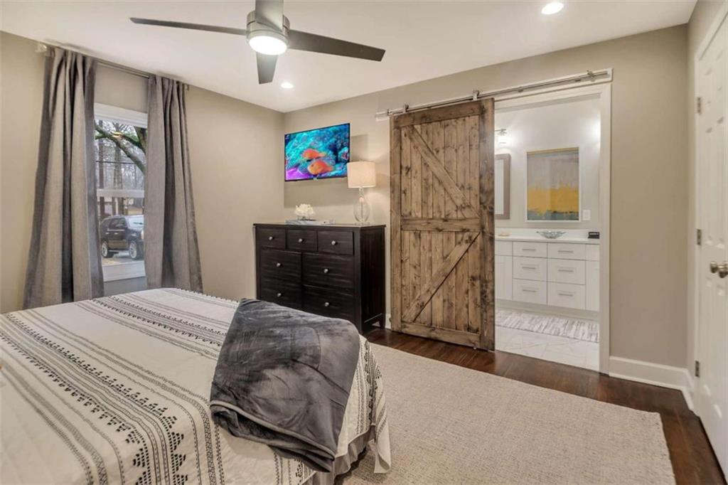 6896701 Property Photo 11