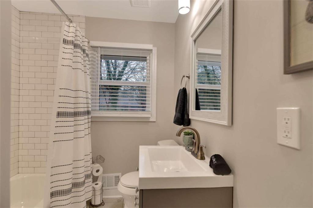 6896701 Property Photo 19
