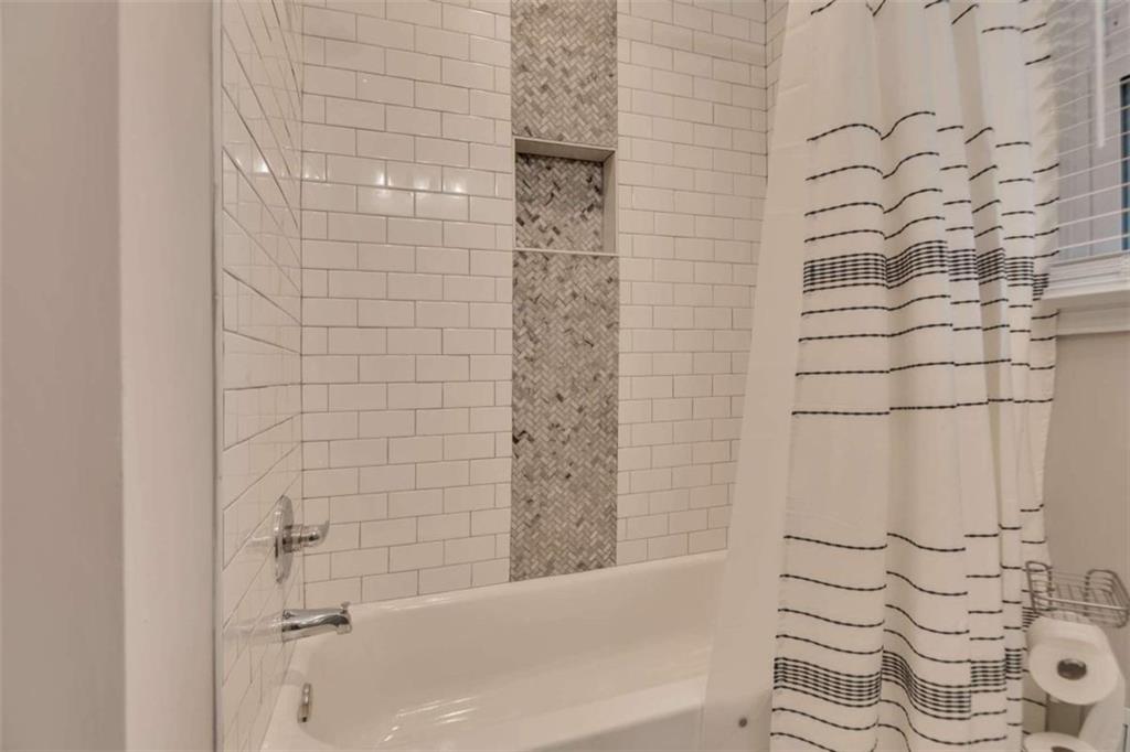 6896701 Property Photo 20