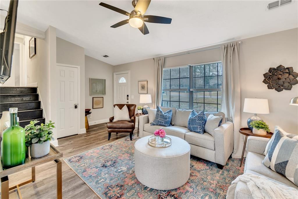 6896824 Property Photo 4